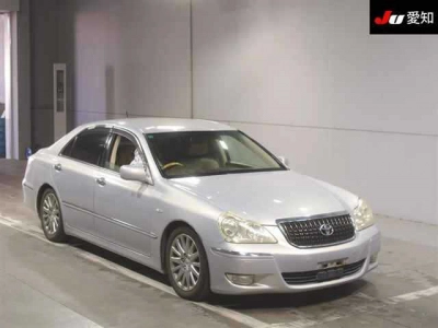TOYOTA CROWN MAJESTA