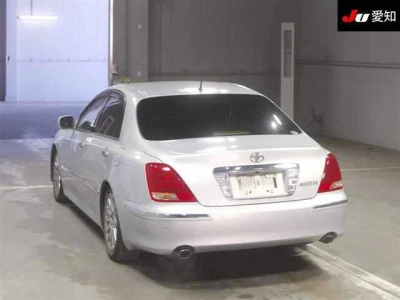 TOYOTA CROWN MAJESTA