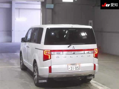 MITSUBISHI DELICA D:5