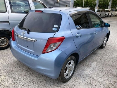 TOYOTA VITZ