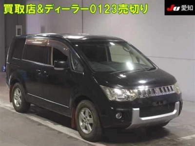 MITSUBISHI DELICA D:5