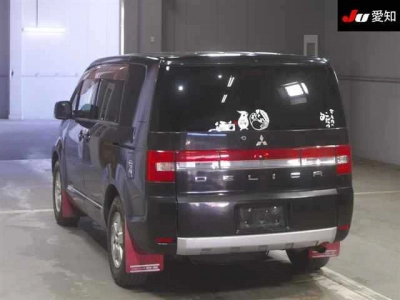 MITSUBISHI DELICA D:5