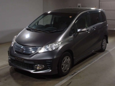 HONDA FREED HYBRID