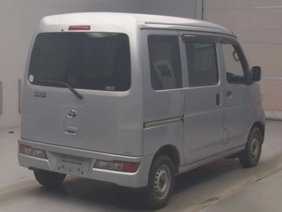 TOYOTA PIXIS VAN