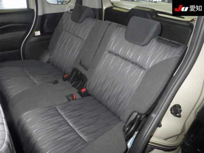 MITSUBISHI DELICA D:2