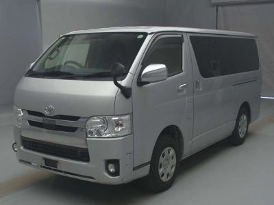 TOYOTA REGIUS VAN