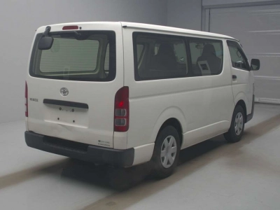 TOYOTA HIACE VAN