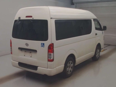 TOYOTA REGIUS VAN