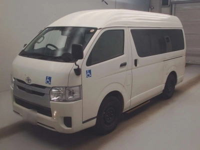 TOYOTA REGIUS VAN