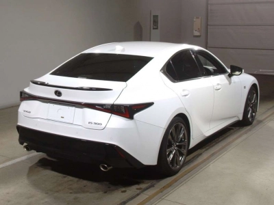 LEXUS IS