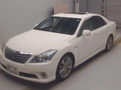 TOYOTA CROWN HYBRID