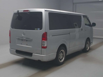 TOYOTA REGIUS VAN