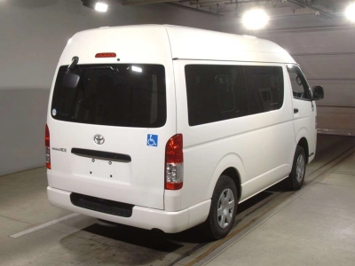 TOYOTA REGIUS VAN