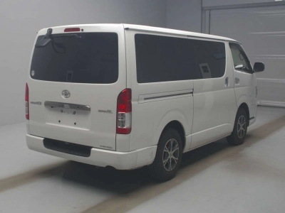 TOYOTA REGIUS VAN
