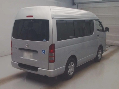 TOYOTA REGIUS VAN
