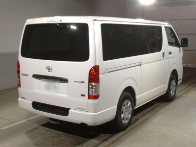 TOYOTA HIACE VAN