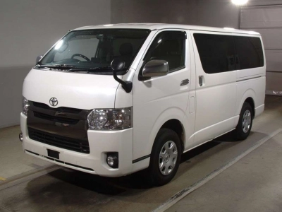 TOYOTA HIACE VAN