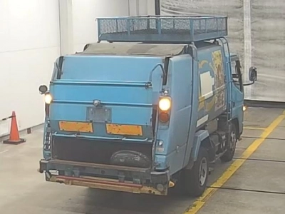 MITSUBISHI CANTER
