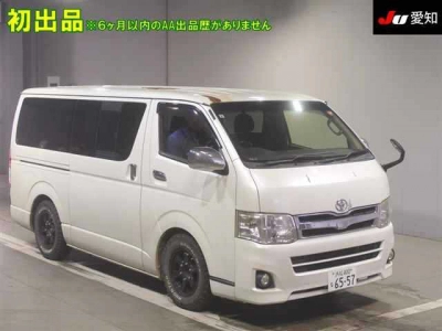 TOYOTA HIACE VAN