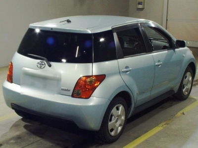 TOYOTA IST