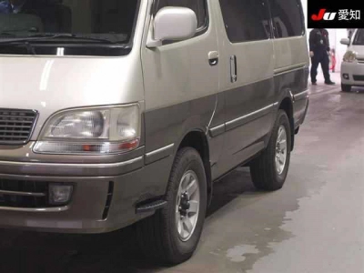 TOYOTA HIACE WAGON