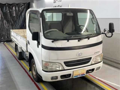 TOYOTA DYNA