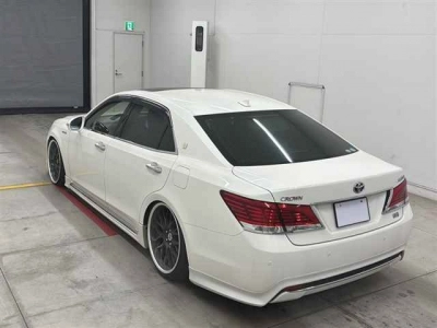 TOYOTA CROWN MAJESTA