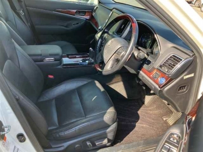 TOYOTA CROWN MAJESTA