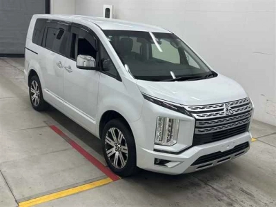 MITSUBISHI DELICA D:5