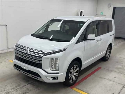 MITSUBISHI DELICA D:5