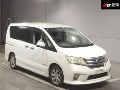 NISSAN SERENA