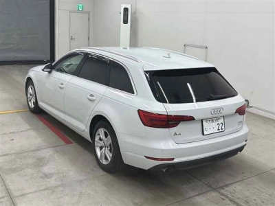 AUDI A4 AVANTE