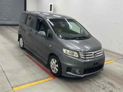 HONDA FREED SPIKE
