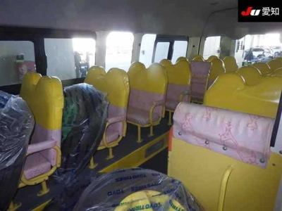 TOYOTA HIACE COMMUTER