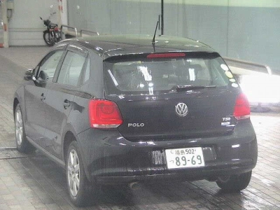 VOLKSWAGEN POLO
