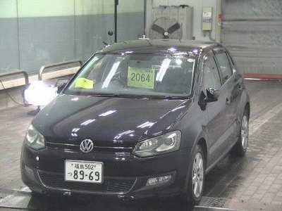 VOLKSWAGEN POLO