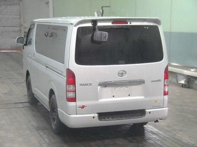 TOYOTA HIACE VAN