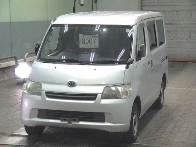 TOYOTA TOWN ACE VAN