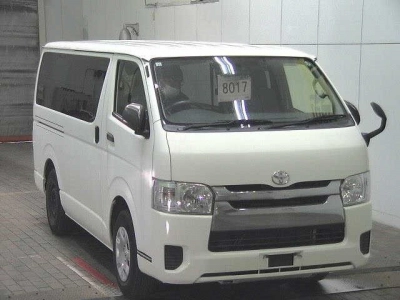 TOYOTA HIACE VAN