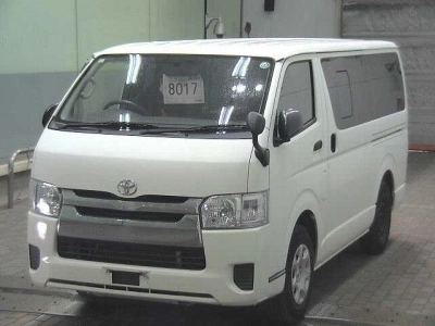 TOYOTA HIACE VAN