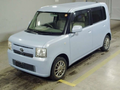 TOYOTA PIXIS SPACE