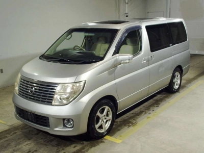 NISSAN ELGRAND