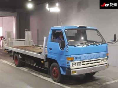 TOYOTA DYNA TRUCK