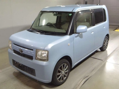 TOYOTA PIXIS SPACE