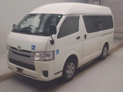 TOYOTA HIACE VAN