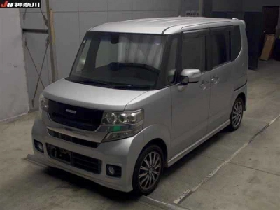 HONDA N BOX CUSTOM