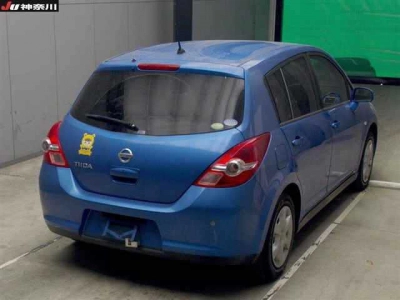 NISSAN TIIDA