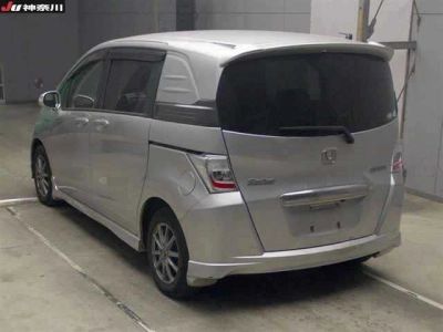 HONDA FREED SPIKE