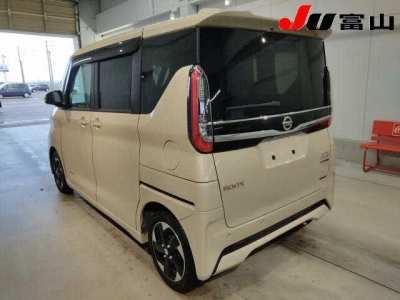 NISSAN ROOX
