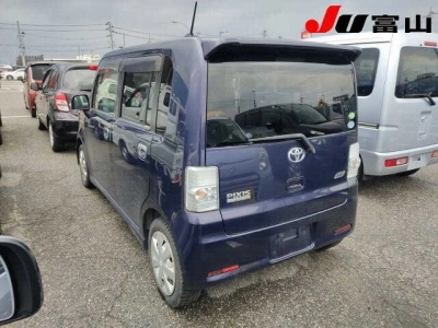 TOYOTA PIXIS SPACE